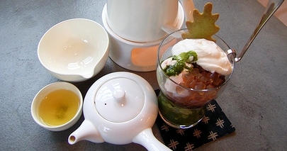 日本茶専門店「茶倉」の人気メニューの抹茶パフェセット