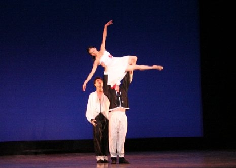 エイズ孤児を救うためのチャリティバレエイベント「ダンシング・フォー・エイズ・オーファン」