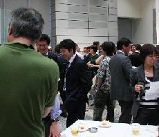 懇親会ではビジネスチャンスの機会も