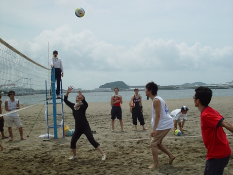 ����ӡ����Х졼��񤬻����罸�ݳ���150��ǯ�˸������ϳ���