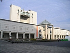イベント会場となる横浜美術館前「美術の広場」
